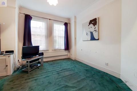 26 Hewitt Avenue, London, N22 6QD
