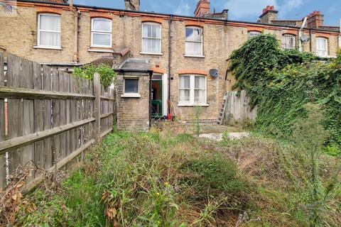 26 Hewitt Avenue, London, N22 6QD