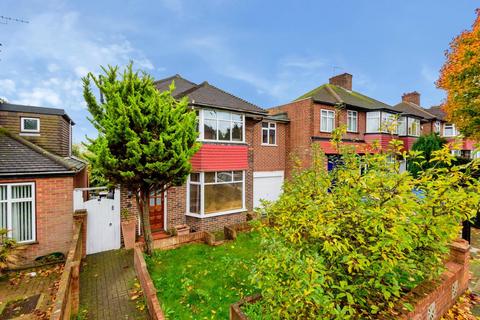 1 Kinlet Road, London, SE18 3BZ