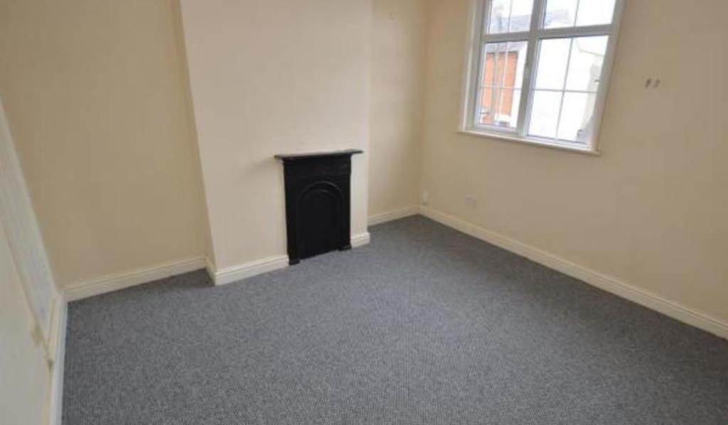 Manor Street, Wigston 2 bed terraced house £750 pcm (£173 pw)