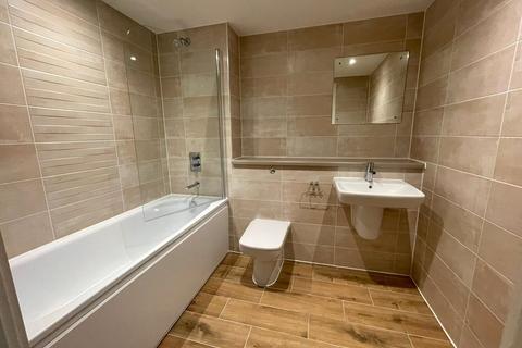 3 bedroom flat for sale, Manchester Waters, 3 Pomona Strand, Old Trafford, M16