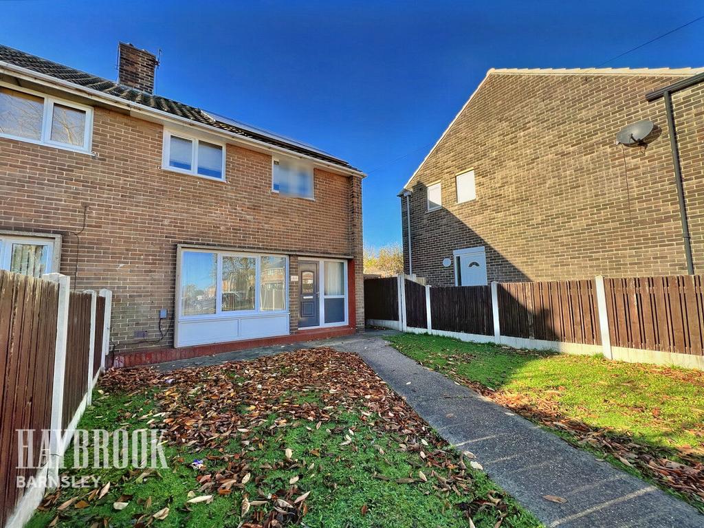 Lytham Avenue, Monk Bretton 2 bed semidetached house £120,000