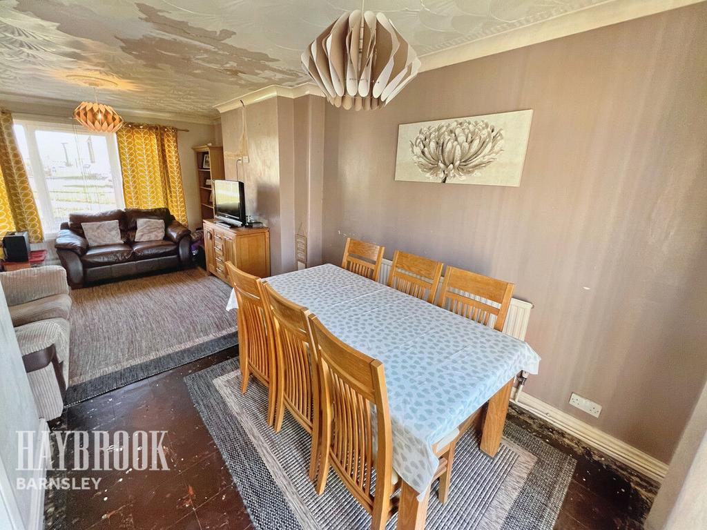 Lytham Avenue, Monk Bretton 2 bed semidetached house £120,000