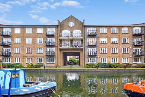 2 bedroom flat to rent - Empire Wharf, Bow E3