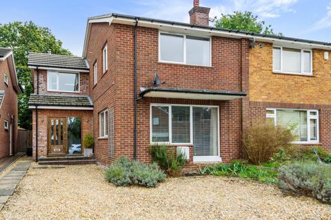 4 bedroom semi-detached house for sale - Walnut Close, Hiltingbury, Chandlers Ford