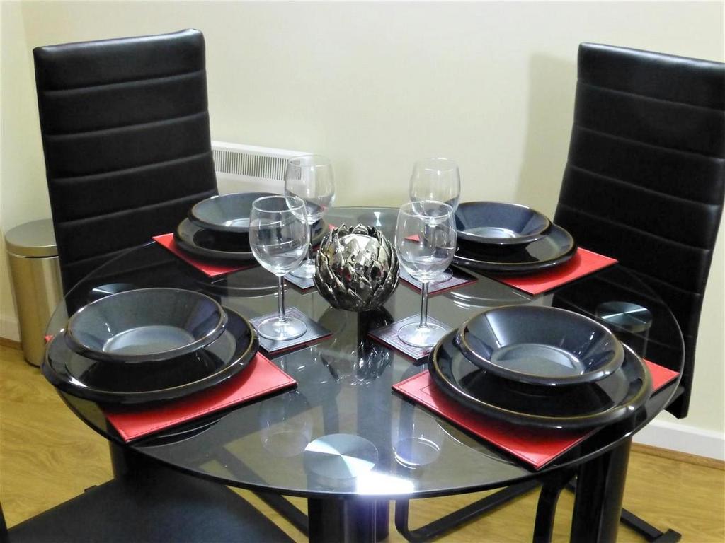 Dining table.jpg
