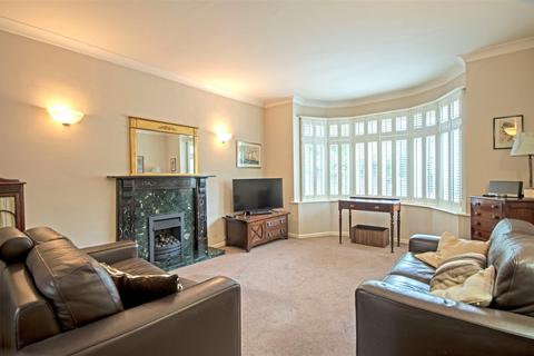 65 Jervis Crescent, Sutton Coldfield, B74 4PN