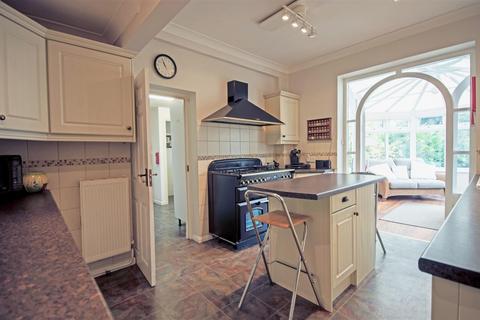 65 Jervis Crescent, Sutton Coldfield, B74 4PN