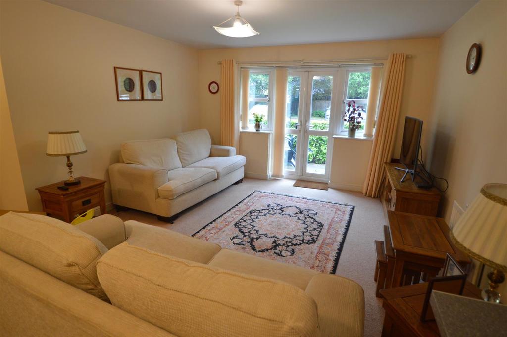 Stanley Road, Whalley Range, Manchester 2 bed flat £995 pcm (£230 pw)