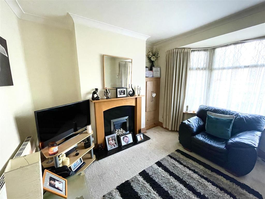 Pentregethin Road, Gendros, Swansea 3 bed semidetached house £150,000