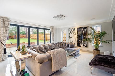 4 bedroom detached house for sale - The Grove, South Ascot