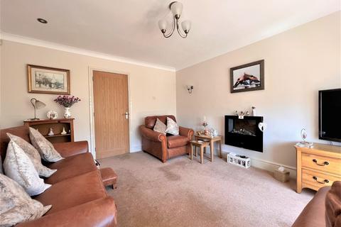 4 bedroom detached house for sale - Eastfield Crescent, Staincross, Barnsley