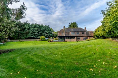 5 bedroom detached house for sale, Missenden Road, Chesham