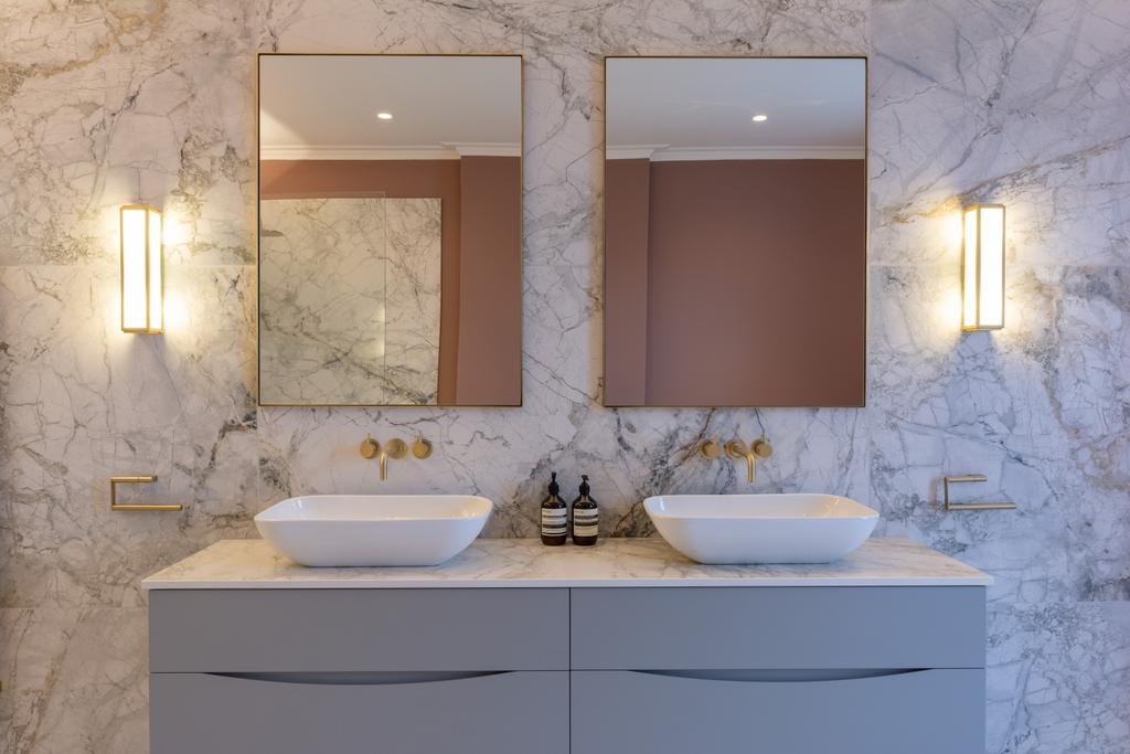 Feature his and hers sinks