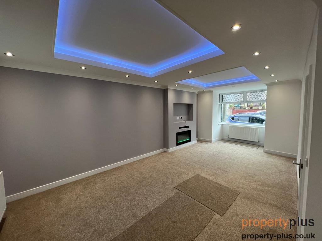 Ely Street Tonypandy Tonypandy 3 bed end of terrace house £175,000