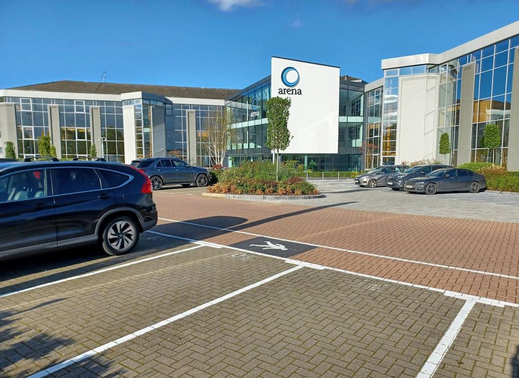 100 Berkshire Place Winnersh offices 2 to 200 pe