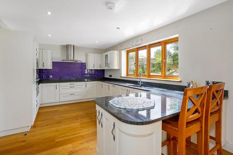 4 bedroom bungalow for sale - Tudor Way, Kings Worthy, Winchester, Hampshire, SO23