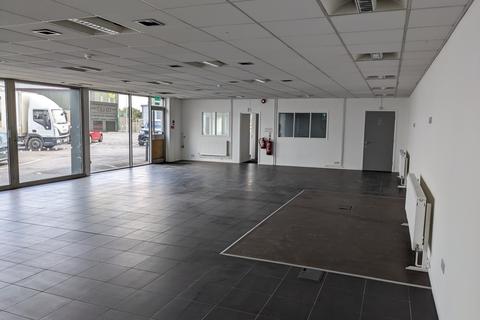 Workshop & retail space to rent, Midland Road, CIRENCESTER, Gloucestershire.