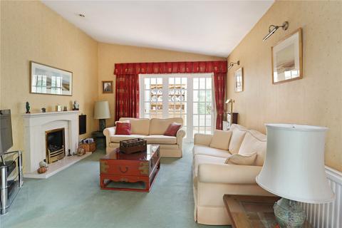 5 bedroom bungalow for sale - Pear Tree Lane, Rowledge, Farnham, Surrey, GU10