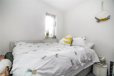 1 bedroom apartment for sale - Naunton Way, Hornchurch, RM12