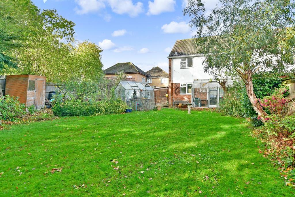 Jordans Close, Crawley, West Sussex 3 bed semi-detached house