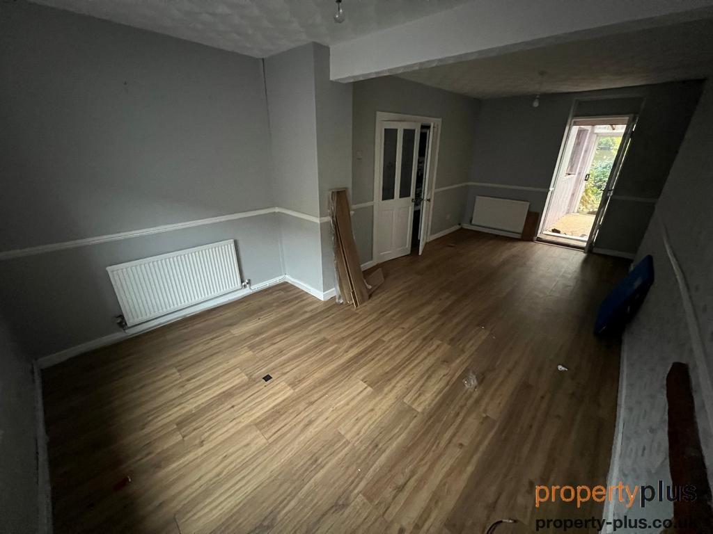 Lewis Street Pentre Pentre 2 bed terraced house £89,950