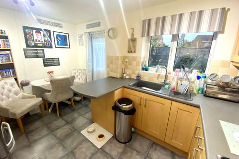 71 Dore Close, Northampton, NN3 8NJ