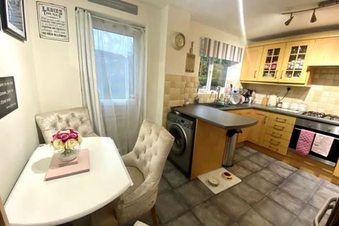 71 Dore Close, Northampton, NN3 8NJ