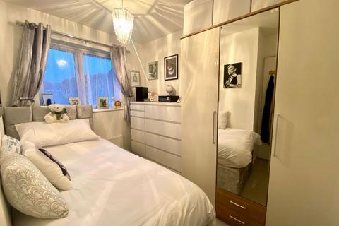 71 Dore Close, Northampton, NN3 8NJ