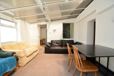 undefined, Premium 5 Double Bed Student House on Parker Road