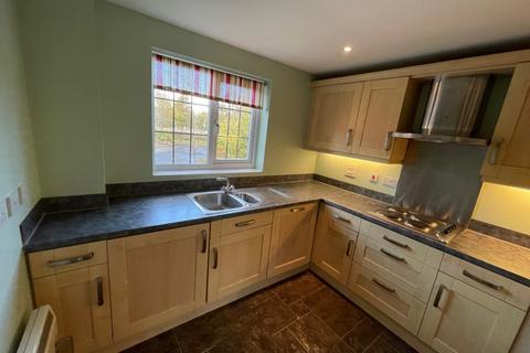 2 bedroom flat to rent, Honeymans  Droitwich  WR9 9AL