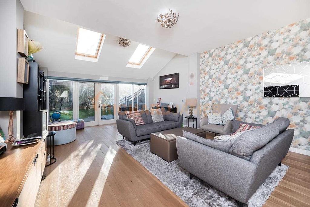 David Wildman Lane, Mill Hill 3 bed semidetached house £799,999