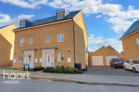 4 bedroom semi-detached house to rent, Wagtail Crescent, Harlow