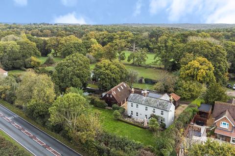 4 bedroom detached house for sale - Setley Cottage, Lymington Road, Brockenhurst, Hampshire