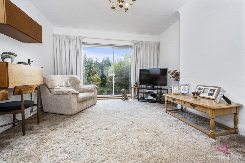 Devonshire Road, Mill Hill, NW7 3 bed semidetached house £660,000