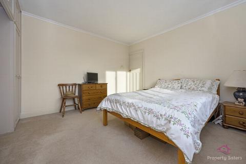 85 Devonshire Road, London, NW7 1DR