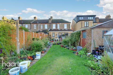 4 bedroom end of terrace house for sale - Felbrigge Road, Ilford