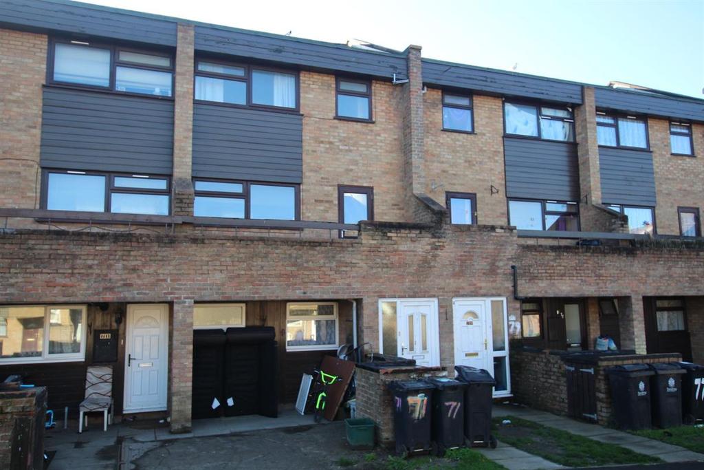 Knox Road, ClactononSea 3 bed £950 pcm (£219 pw)