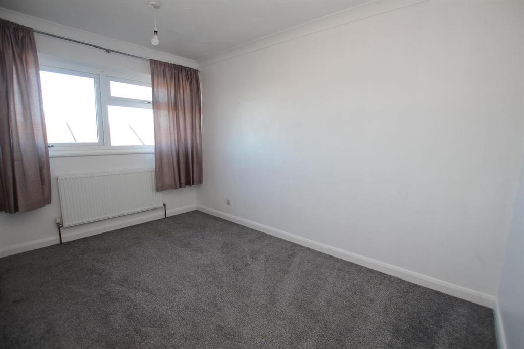 Knox Road, ClactononSea 3 bed £950 pcm (£219 pw)