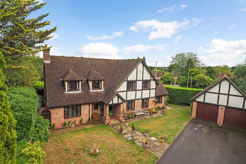 5 bedroom detached house for sale, Parsonage Close, Petersfield, Hampshire