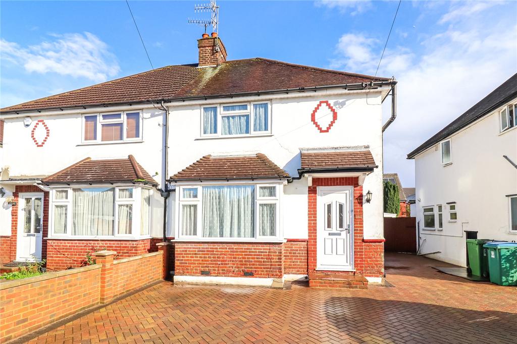 Leggatts Way, Herts, Watford, Herts, WD24 3 bed semidetached house for