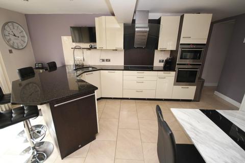 16 Sorrin Close, Idle, Bradford, BD10 8QF