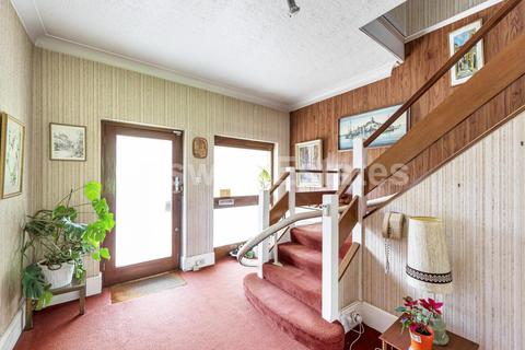 36 Uphill Road, London, NW7 4PP