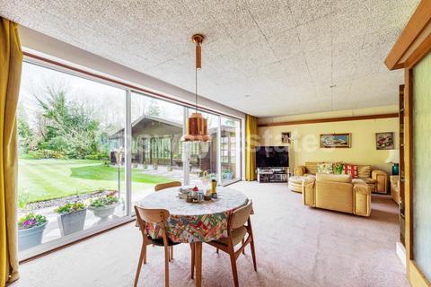 36 Uphill Road, London, NW7 4PP