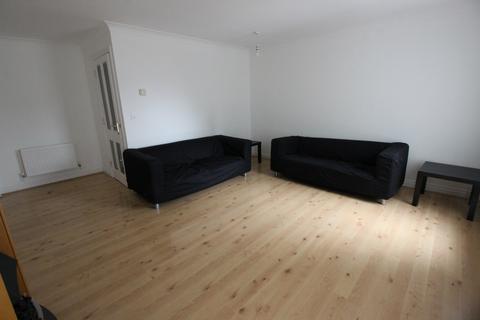 3 bedroom terraced house to rent, Heol Mynydd Bychan, Heath, Cardiff, CF14