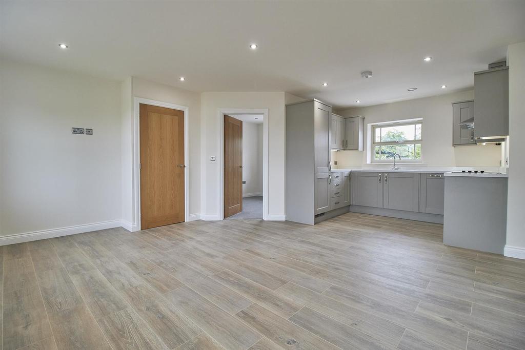 The Laurels, Windsor Street, Burbage 2 bed apartment £800 pcm (£185 pw)