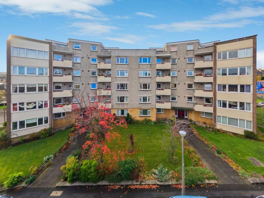 Falcon Court, Morningside, Edinburgh... 3 bed apartment £300,000