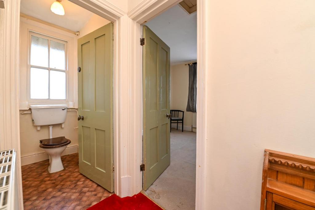 First Floor Cloakroom