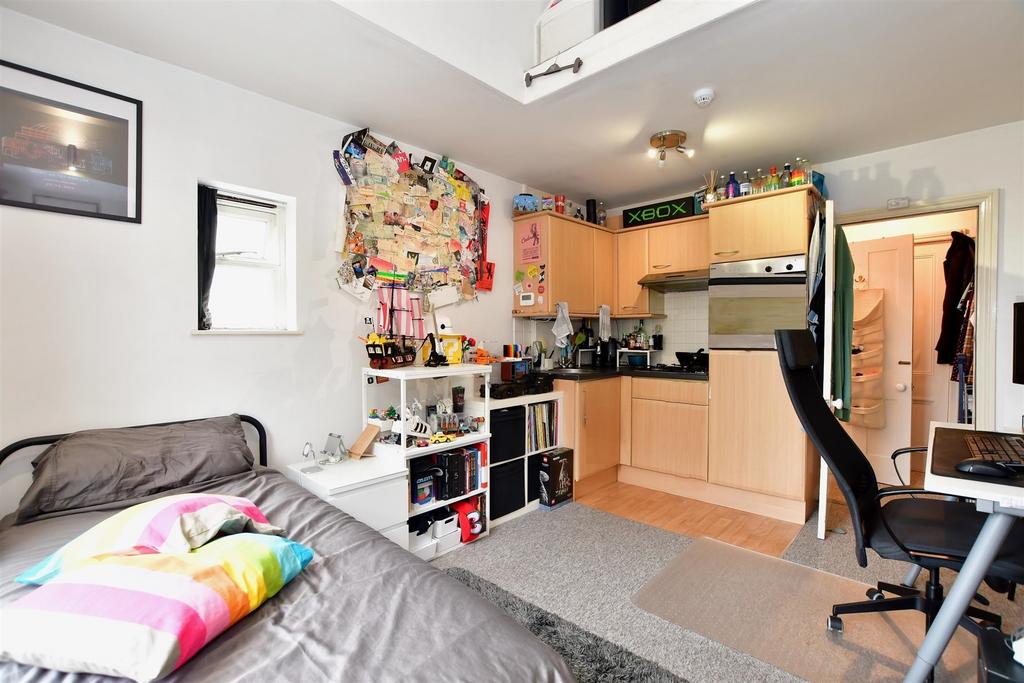 Studio Room
