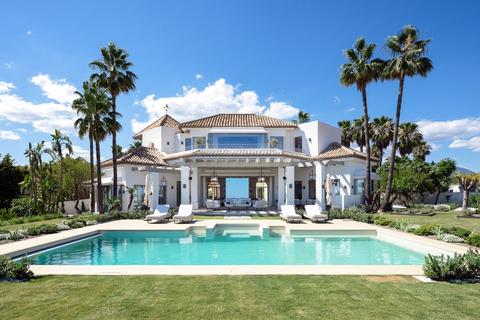 7 bedroom villa, La Quinta, Malaga, Spain